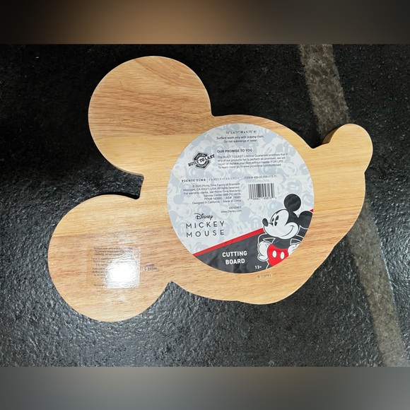 Disneys Mickey Mouse Cutting Board - Cheese board
14" L x 11" W x 0.75" H - Picture 4 of 5